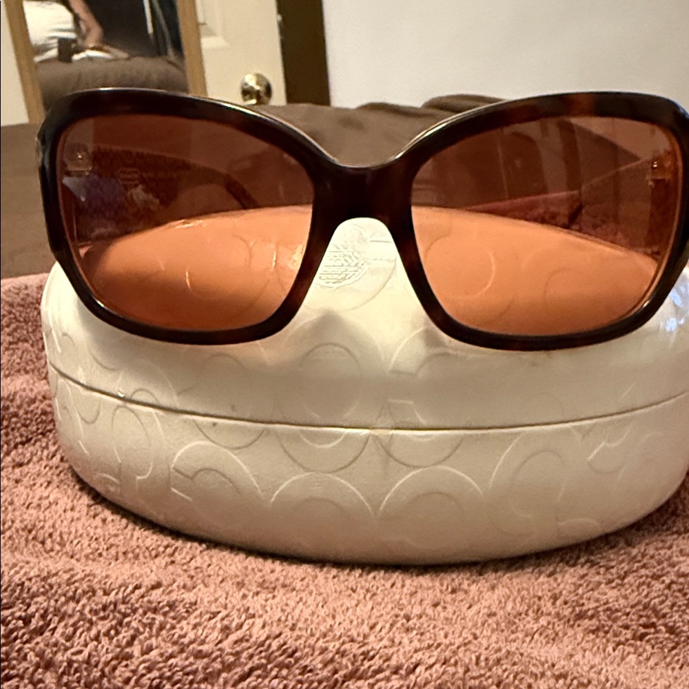 Women brown sunglasses